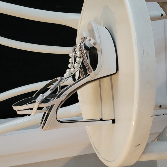 Saint Laurent Paris Heels - Picture 2 of 7